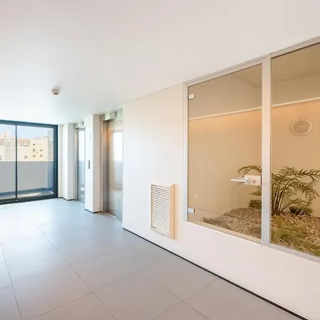 Guestready - Modern Retreat With Balcony Views Appartamento