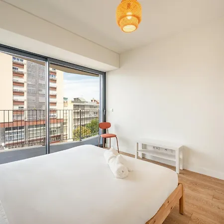 Guestready - Modern Retreat With Balcony Views Lisbona